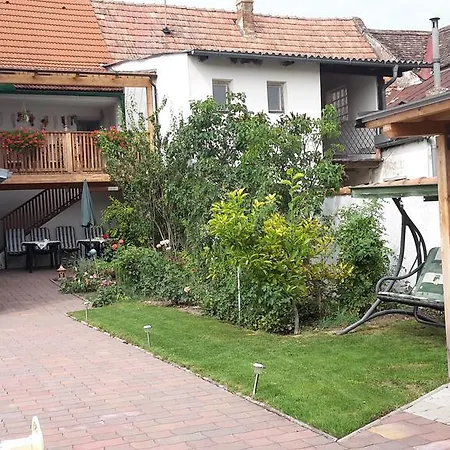 Farm stay Zum Siebenschlaefer *