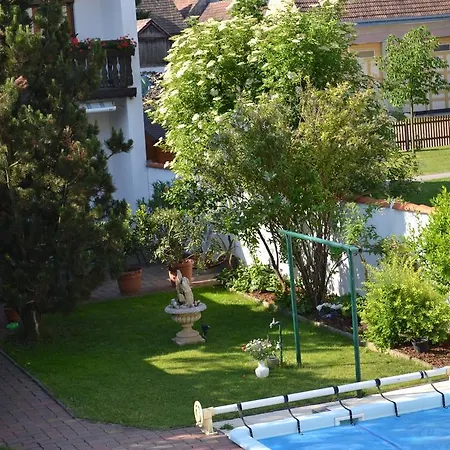 Zum Siebenschlaefer Farm stay *
