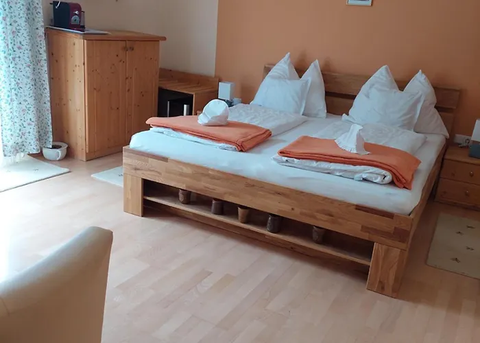 Zum Siebenschlaefer Farm stay *